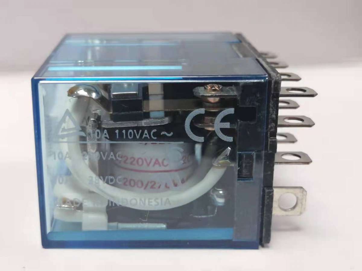 OMRON  中间继电器  LY4N-J 200/220VAC