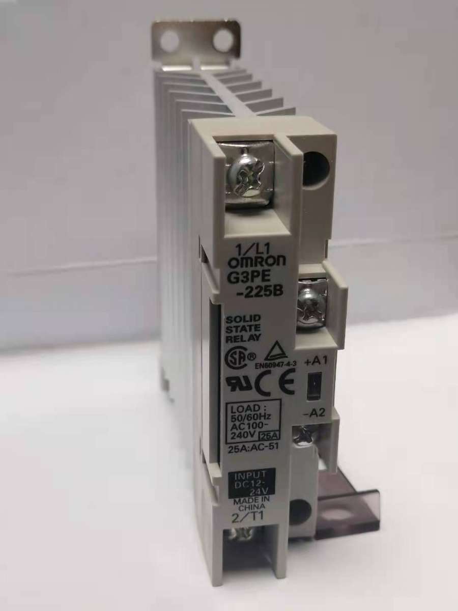 OMRON 固态继电器  G3PE-225B DC12-24