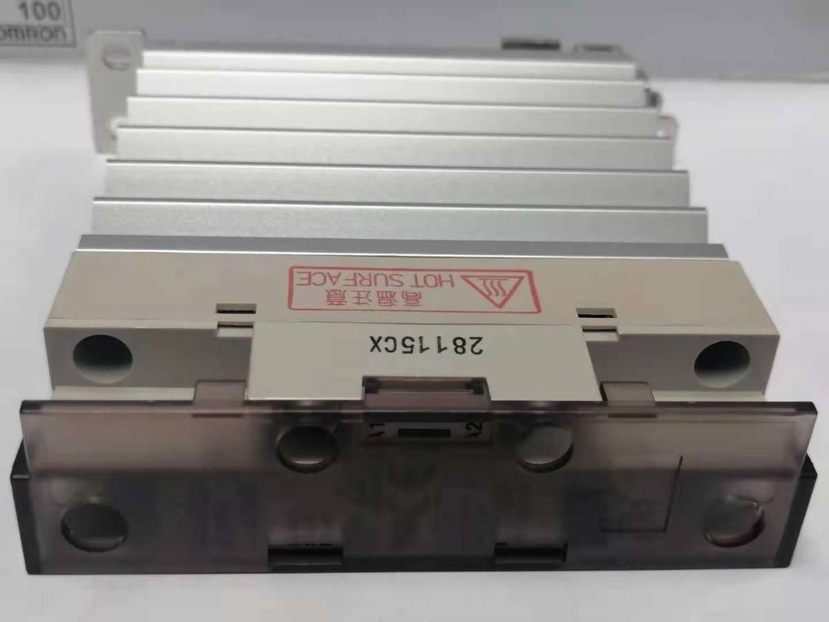 OMRON 固态继电器  G3PE-225B DC12-24
